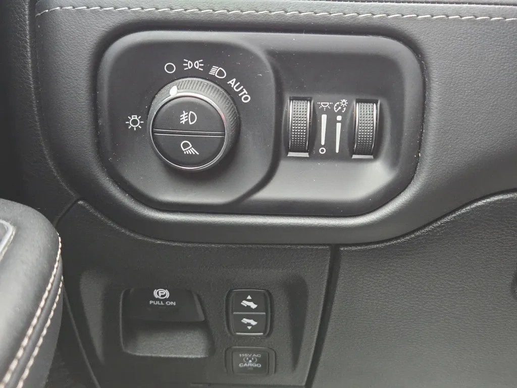 2023 RAM 1500 Limited Crew Cab 4x4 5'7' Box