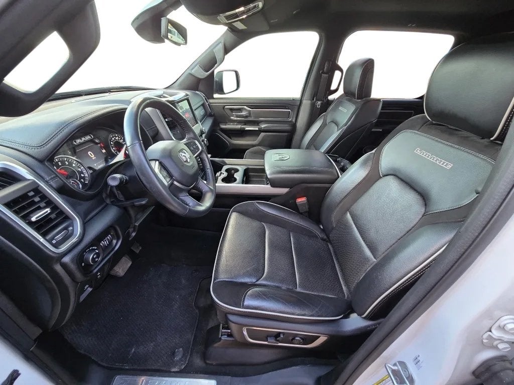 2020 RAM 1500 Laramie Crew Cab 4x4 5'7' Box