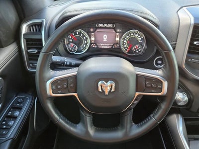 2020 RAM 1500 Laramie Crew Cab 4x4 5'7' Box