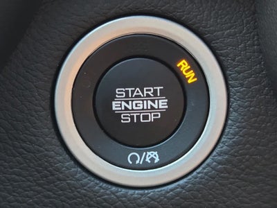 2020 RAM 1500 Laramie Crew Cab 4x4 5'7' Box