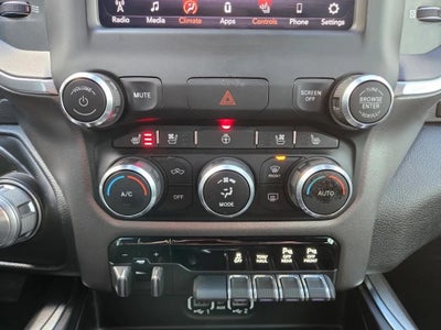 2020 RAM 1500 Laramie Crew Cab 4x4 5'7' Box