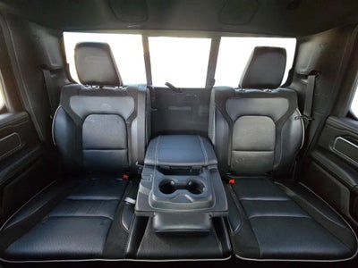 2020 RAM 1500 Laramie Crew Cab 4x4 5'7' Box