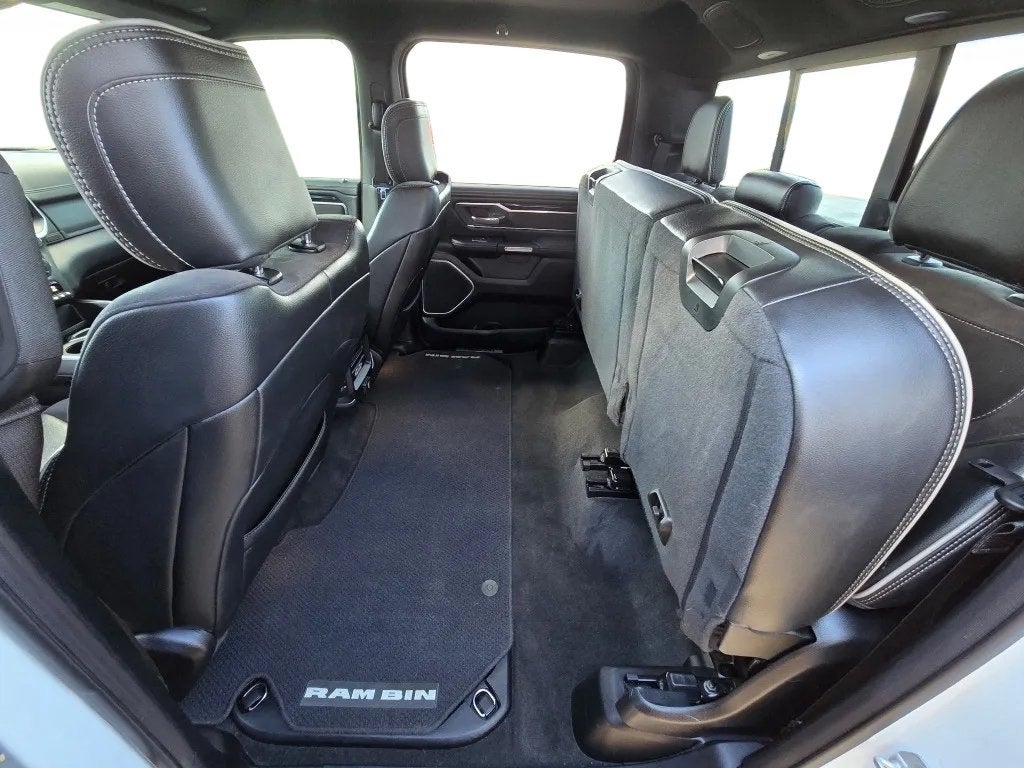 2020 RAM 1500 Laramie Crew Cab 4x4 5'7' Box