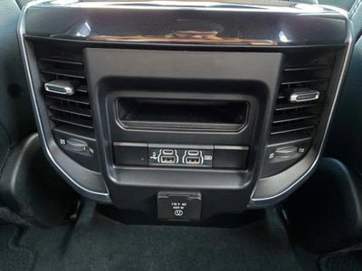 2020 RAM 1500 Laramie Crew Cab 4x4 5'7' Box