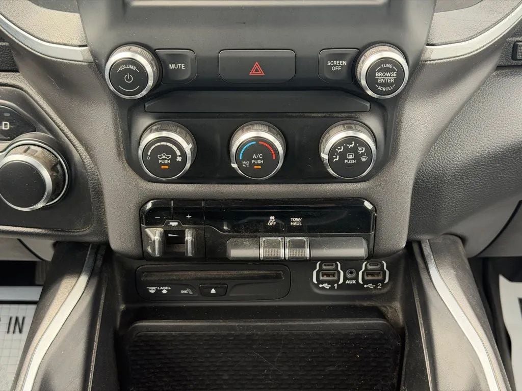 2019 RAM 1500 Big Horn/Lone Star Crew Cab 4x4 6'4' Box