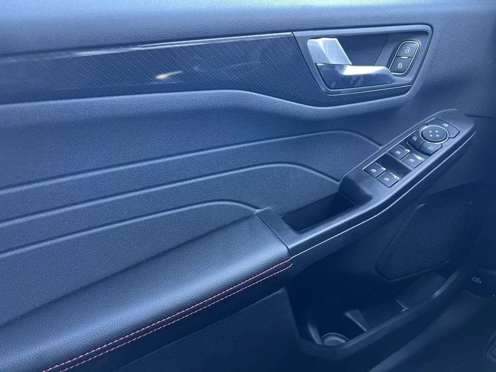 2025 Ford Escape Hybrid ST-Line