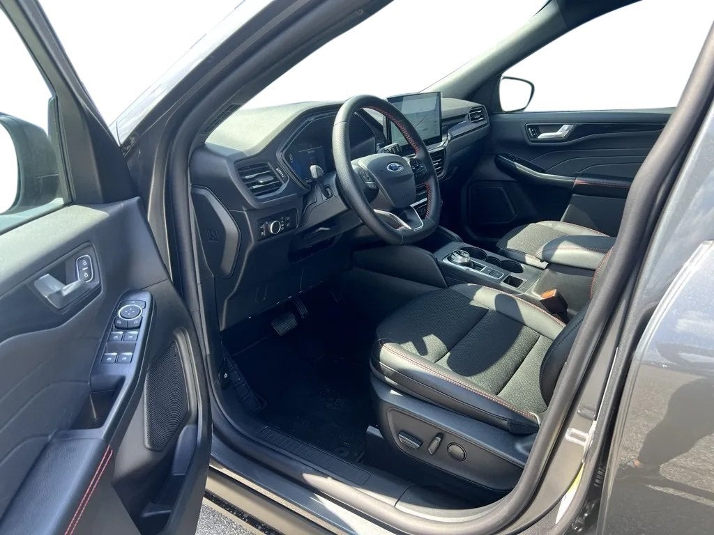 2025 Ford Escape Hybrid ST-Line