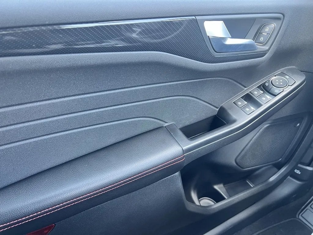 2025 Ford Escape Hybrid ST-Line