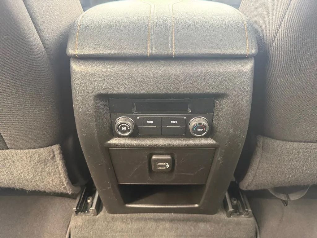 2021 Chevrolet Traverse FWD LT Cloth