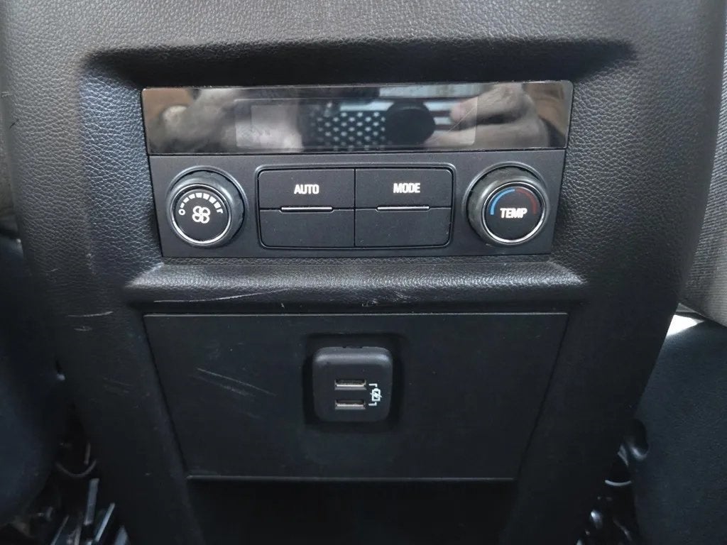 2022 Chevrolet Traverse FWD LT Cloth