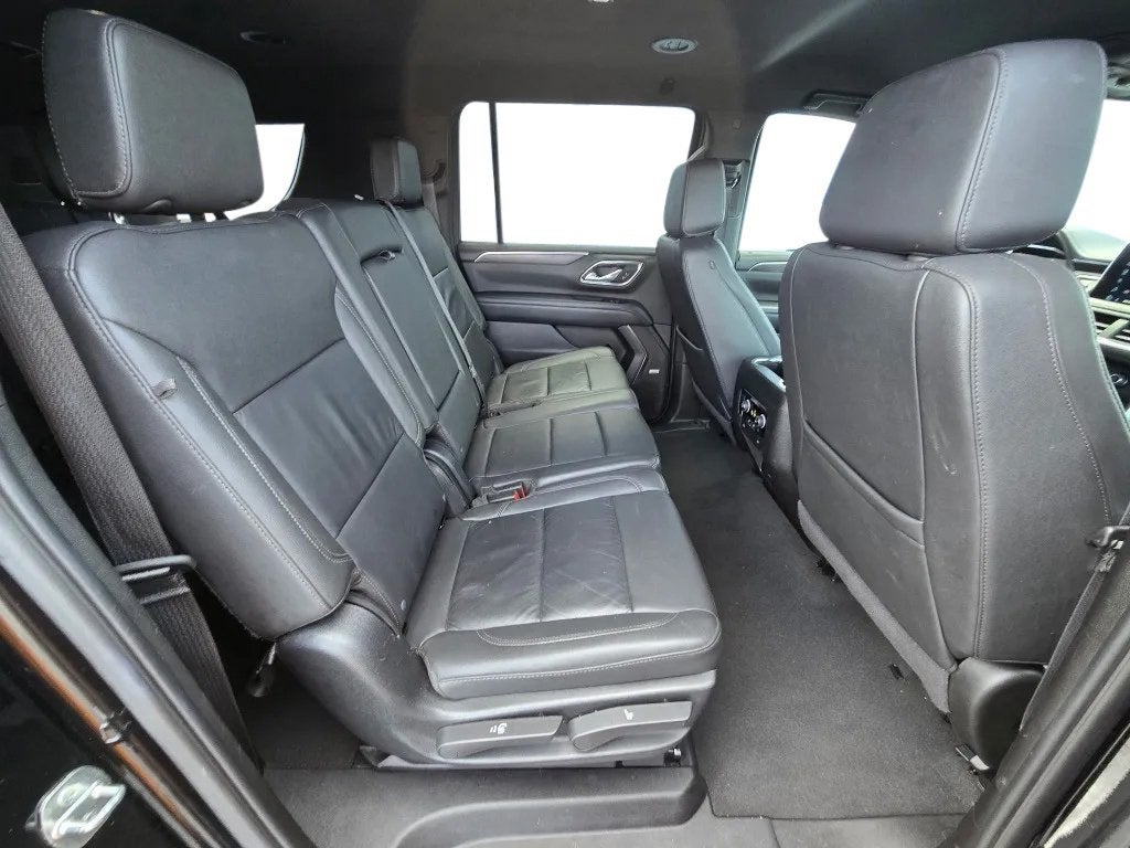 2024 Chevrolet Suburban 4WD LT