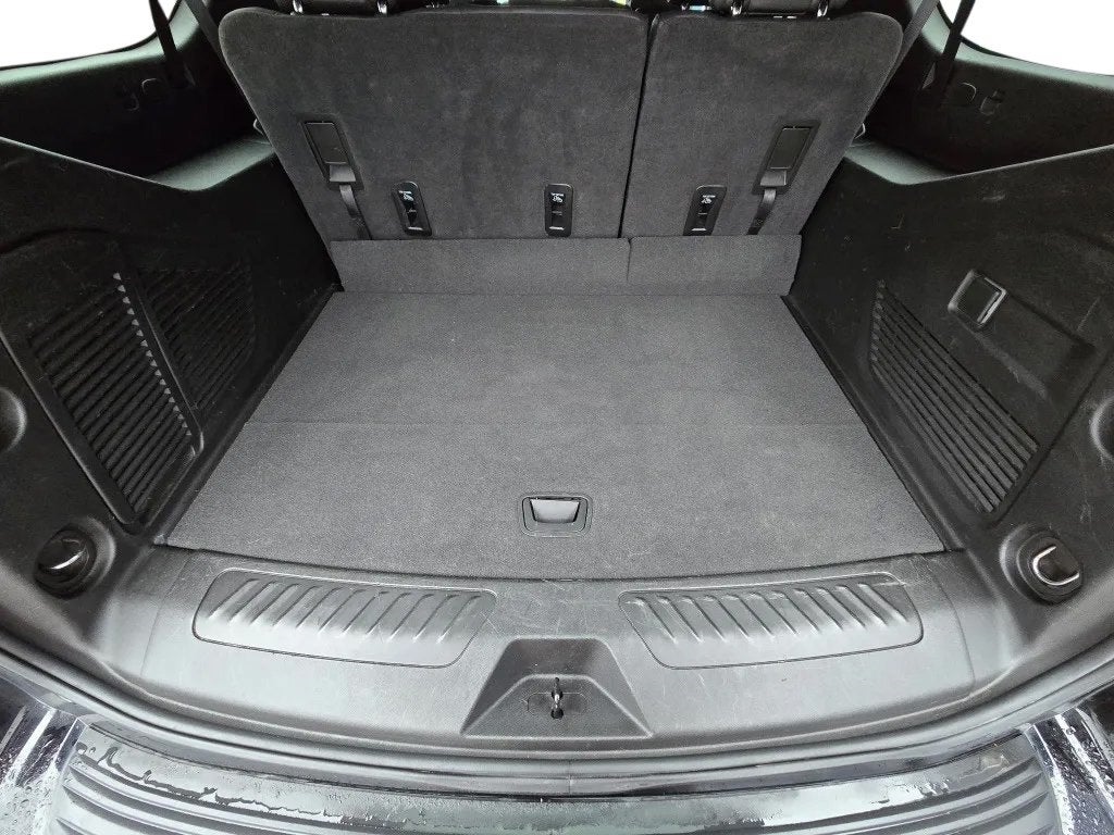 2024 Chevrolet Suburban 4WD LT