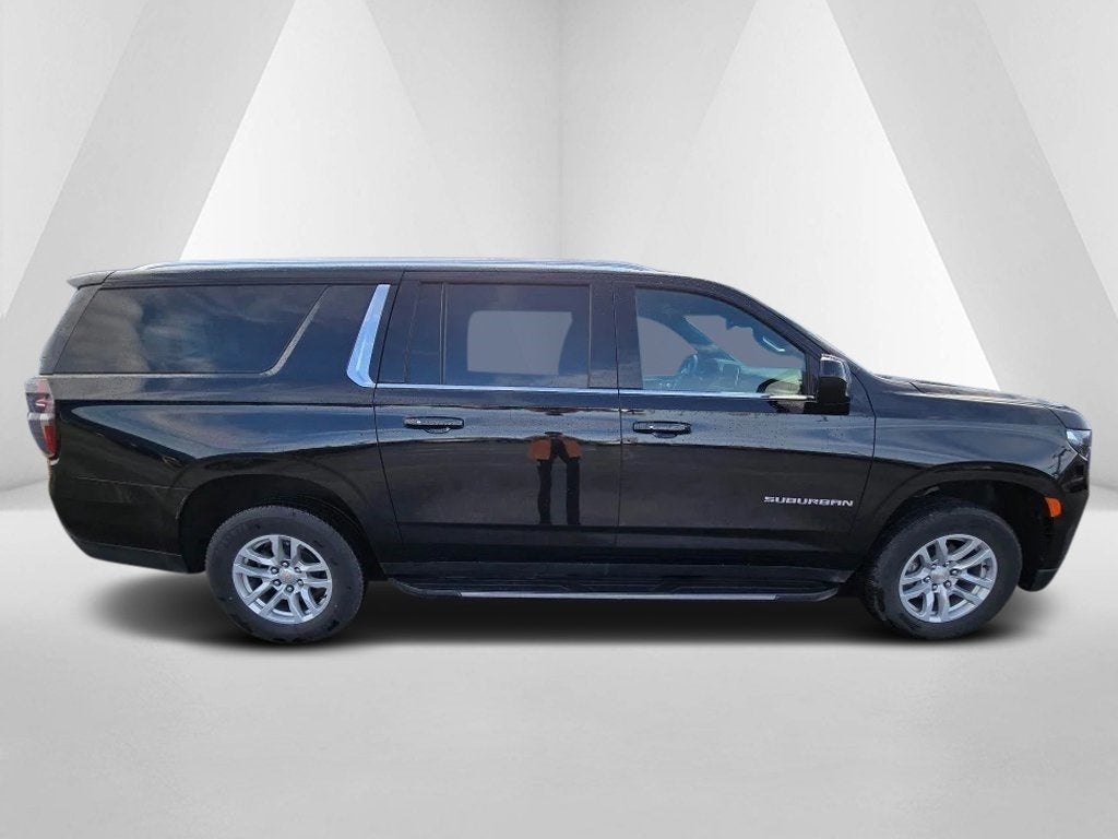 2024 Chevrolet Suburban 4WD LT
