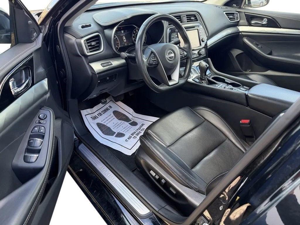 2023 Nissan Maxima SL