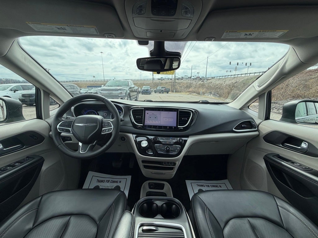2023 Chrysler Pacifica Touring L