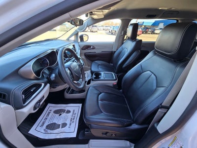 2024 Chrysler Pacifica Hybrid Select