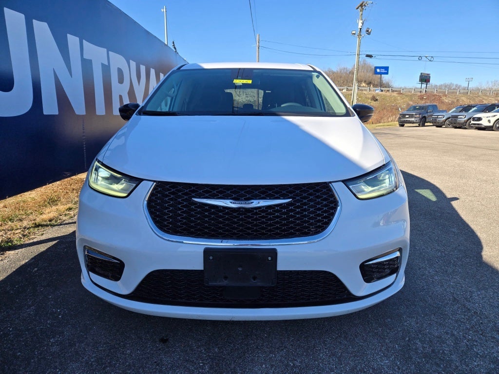 2024 Chrysler Pacifica Hybrid Select