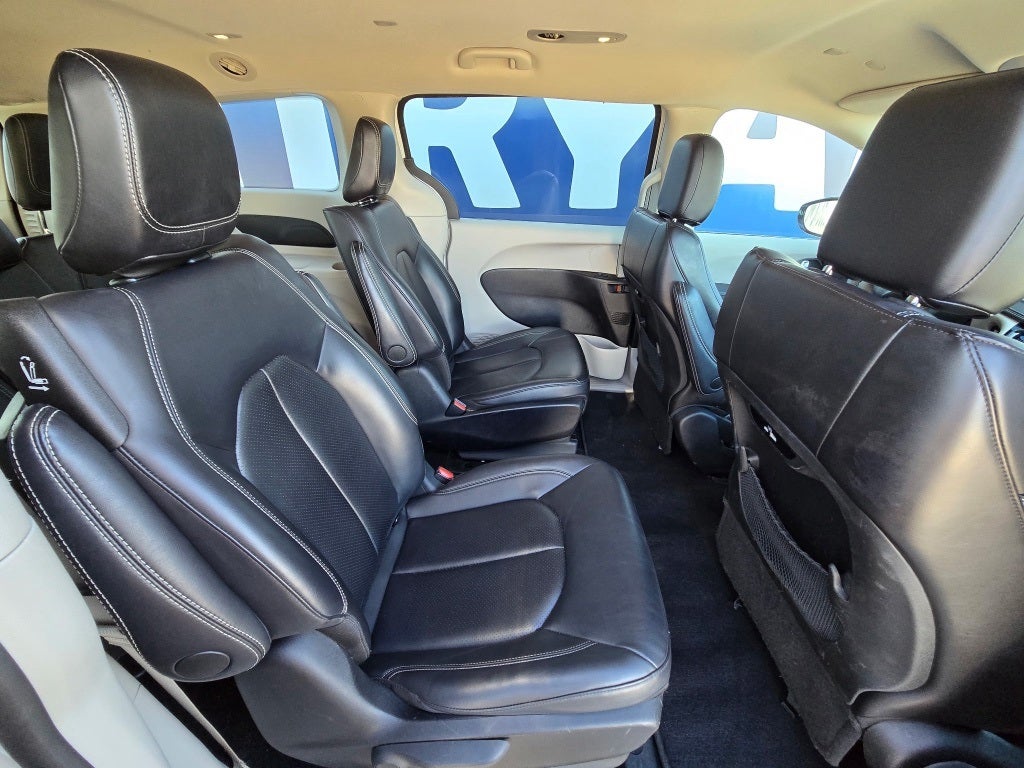 2024 Chrysler Pacifica Hybrid Select