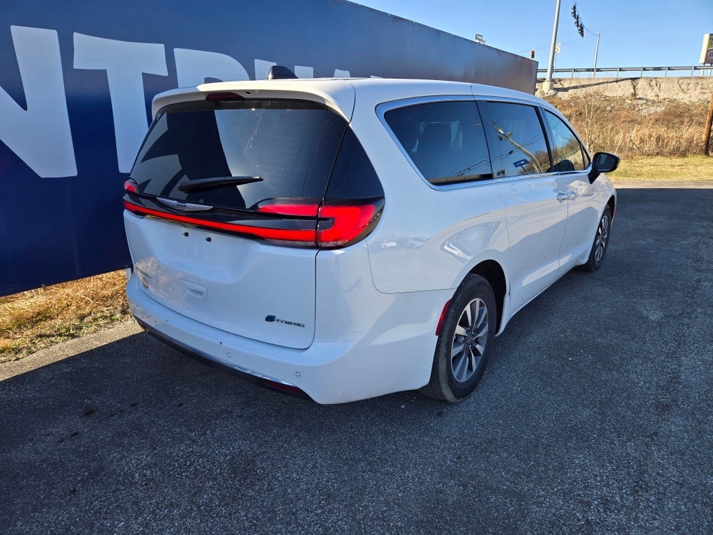 2024 Chrysler Pacifica Hybrid Select