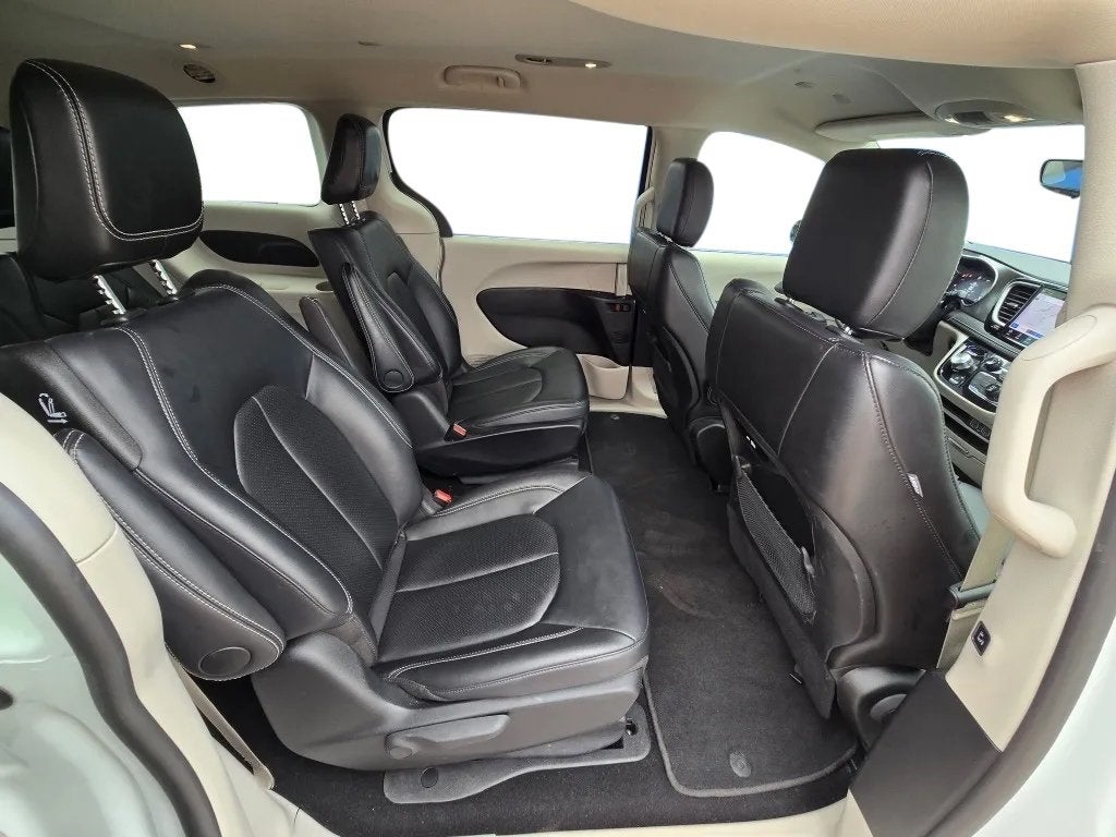 2024 Chrysler Pacifica Hybrid Select