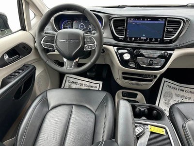 2024 Chrysler Pacifica Hybrid Select