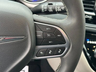 2024 Chrysler Pacifica Hybrid Select