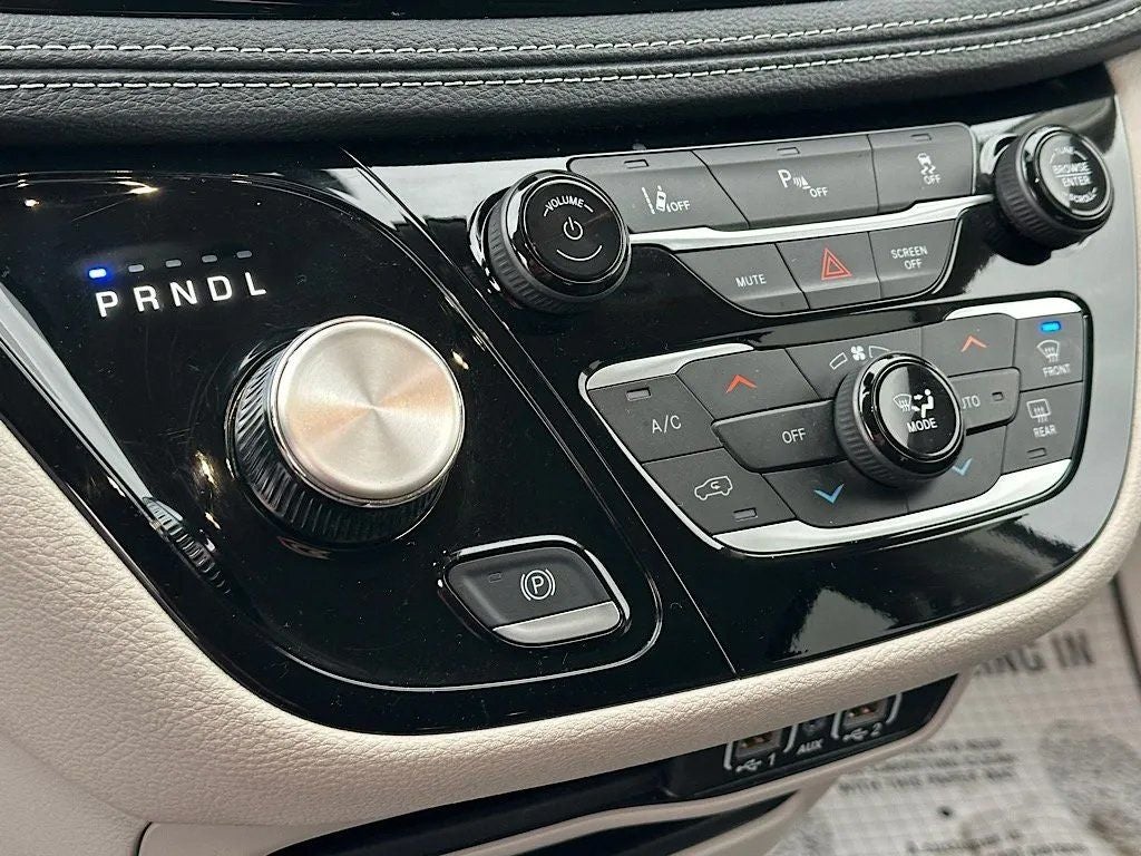 2024 Chrysler Pacifica Hybrid Select