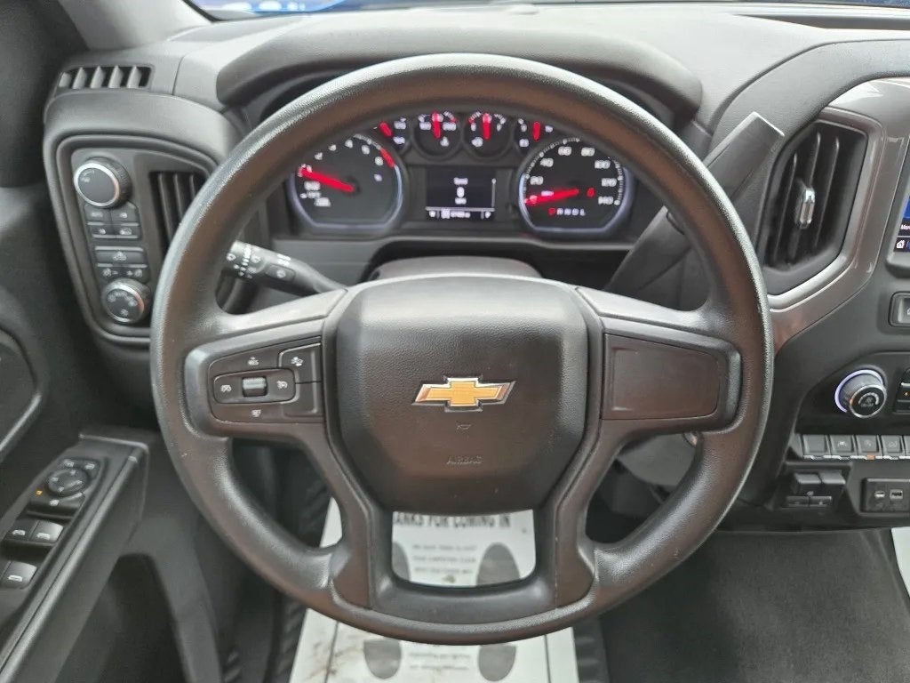 2023 Chevrolet Silverado 1500 4WD Crew Cab Short Bed Custom