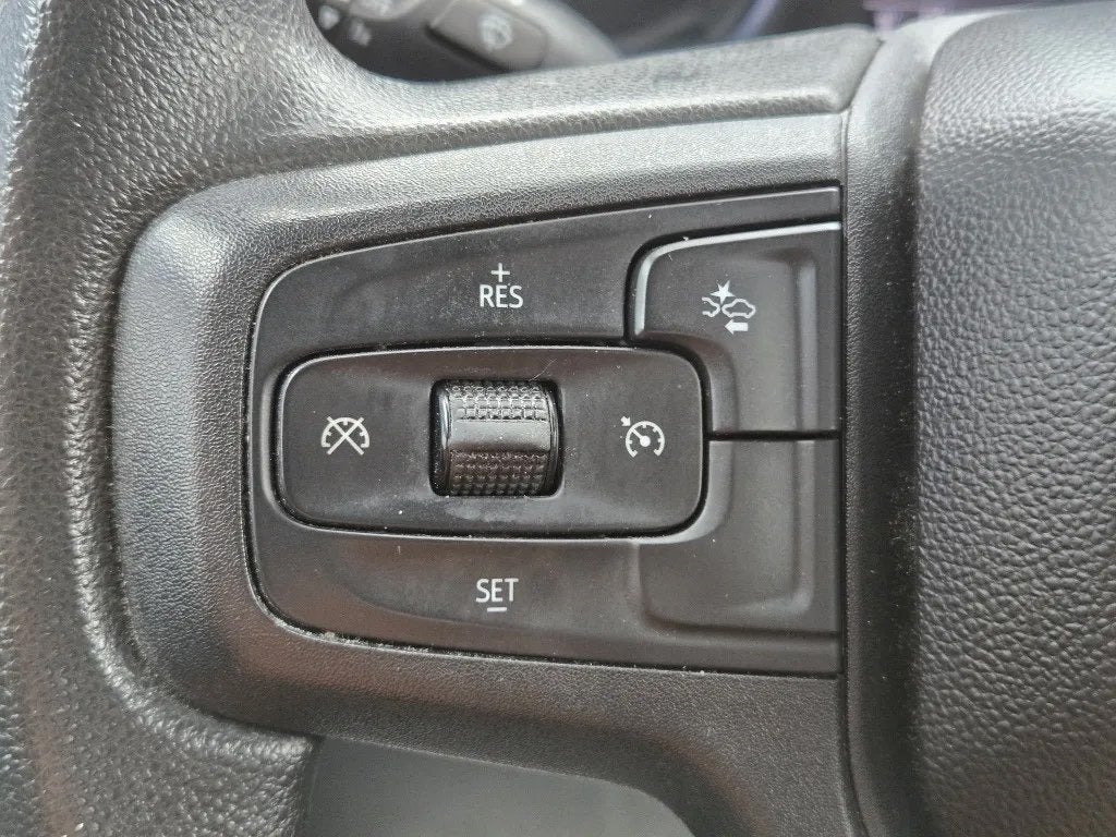 2023 Chevrolet Silverado 1500 4WD Crew Cab Short Bed Custom