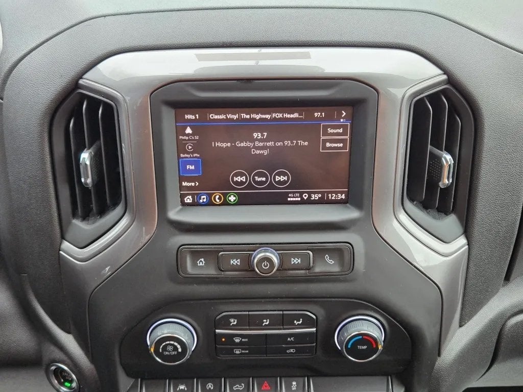 2023 Chevrolet Silverado 1500 4WD Crew Cab Short Bed Custom