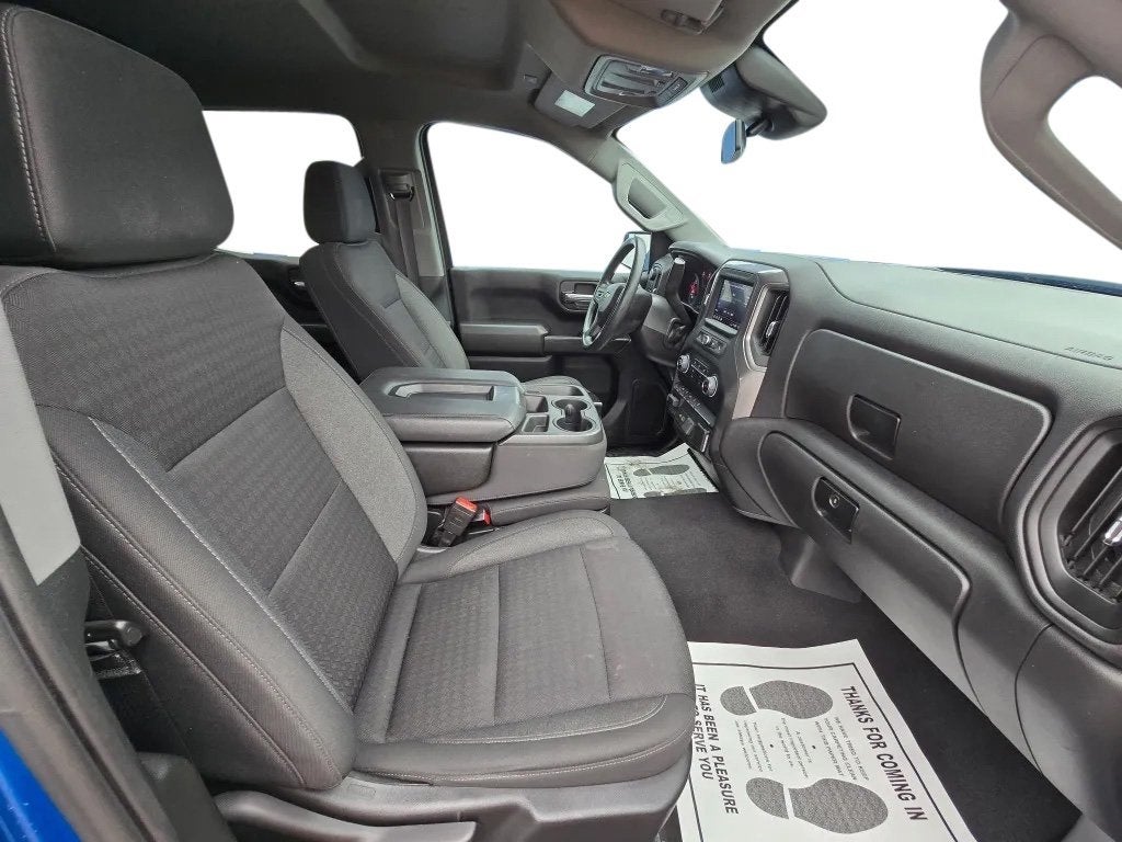 2023 Chevrolet Silverado 1500 4WD Crew Cab Short Bed Custom