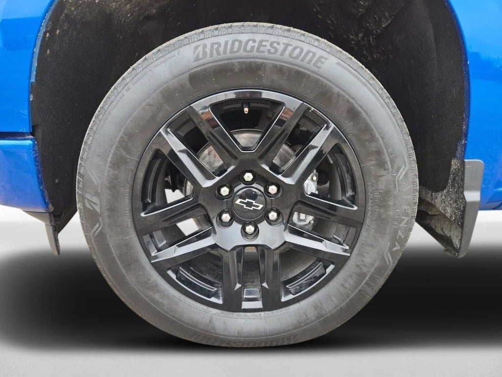 2023 Chevrolet Silverado 1500 4WD Crew Cab Short Bed Custom