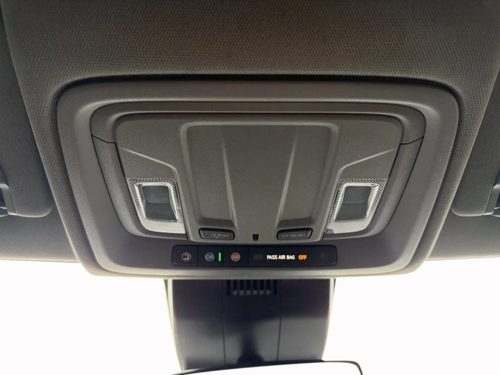 2023 Chevrolet Silverado 1500 4WD Crew Cab Short Bed Custom