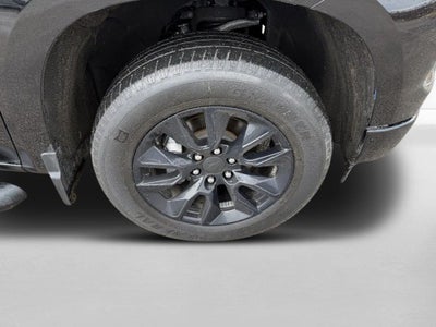 2023 Chevrolet Silverado 1500 4WD Crew Cab Short Bed Custom