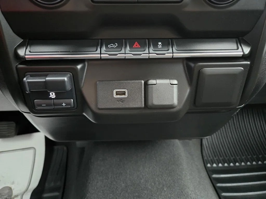 2020 Chevrolet Silverado 1500 4WD Crew Cab Short Bed Custom