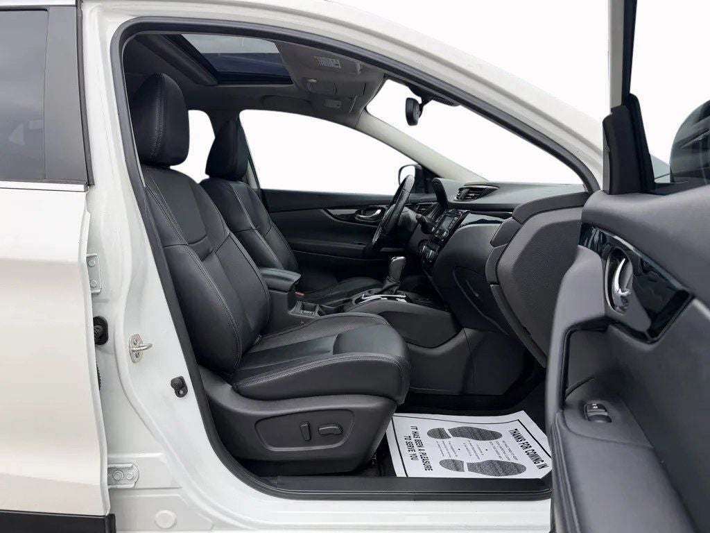 2021 Nissan Rogue Sport SL FWD Xtronic CVT